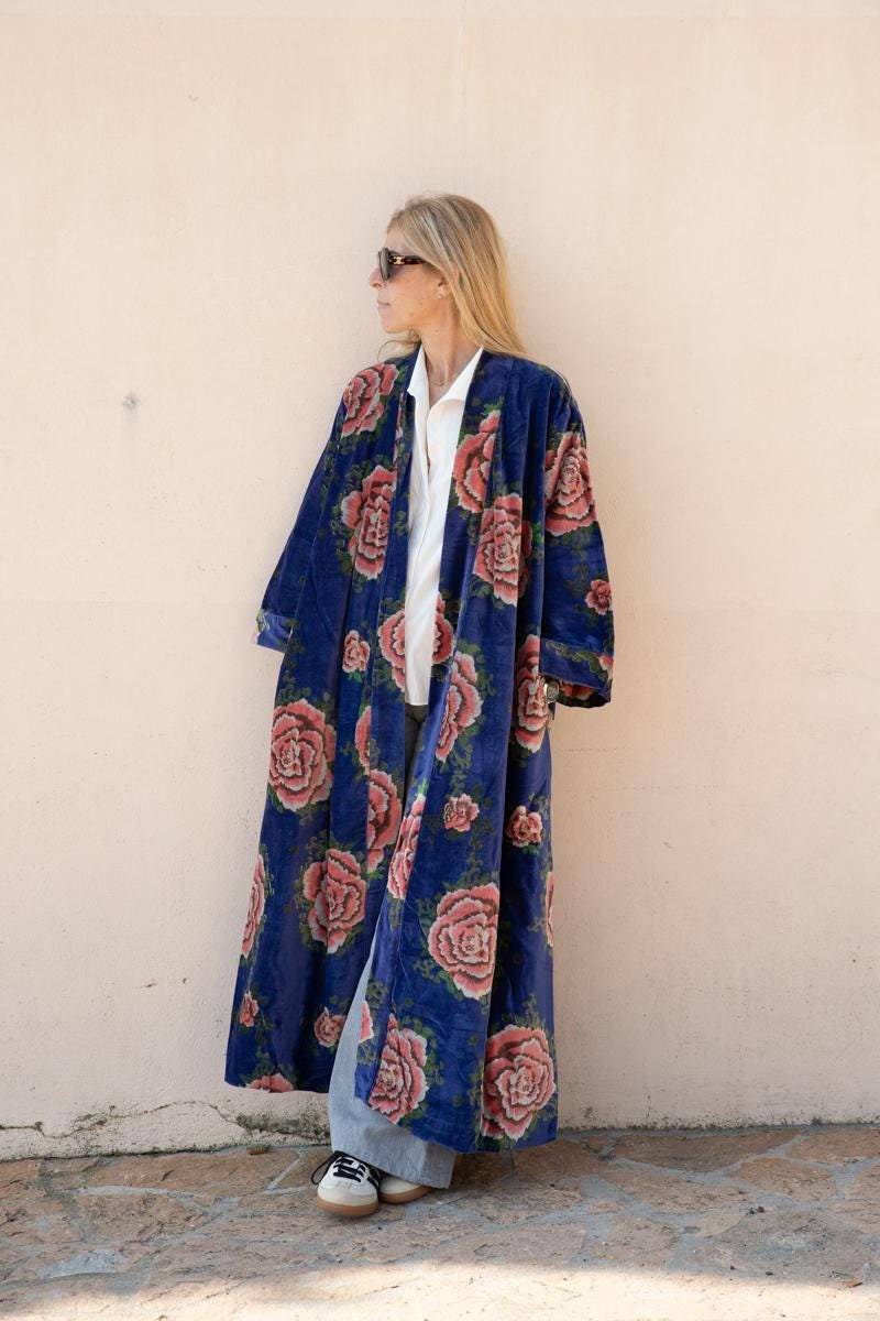 Lange Samt Jacke von sanjanaandmestudio