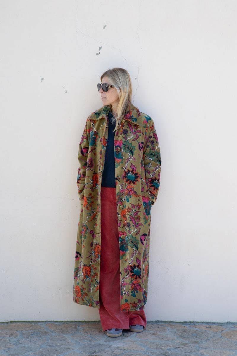 Lange Samt Jacke von sanjanaandmestudio