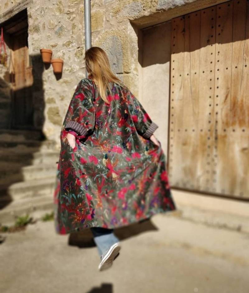 Lange Samt Jacke von sanjanaandmestudio