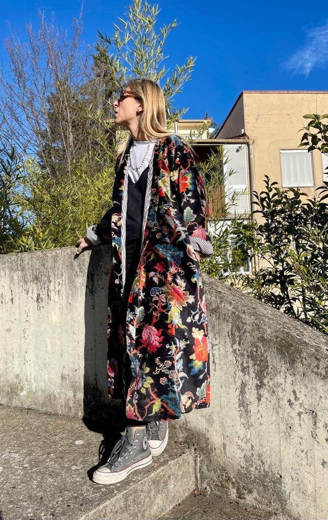 Lange Samt Jacke von sanjanaandmestudio