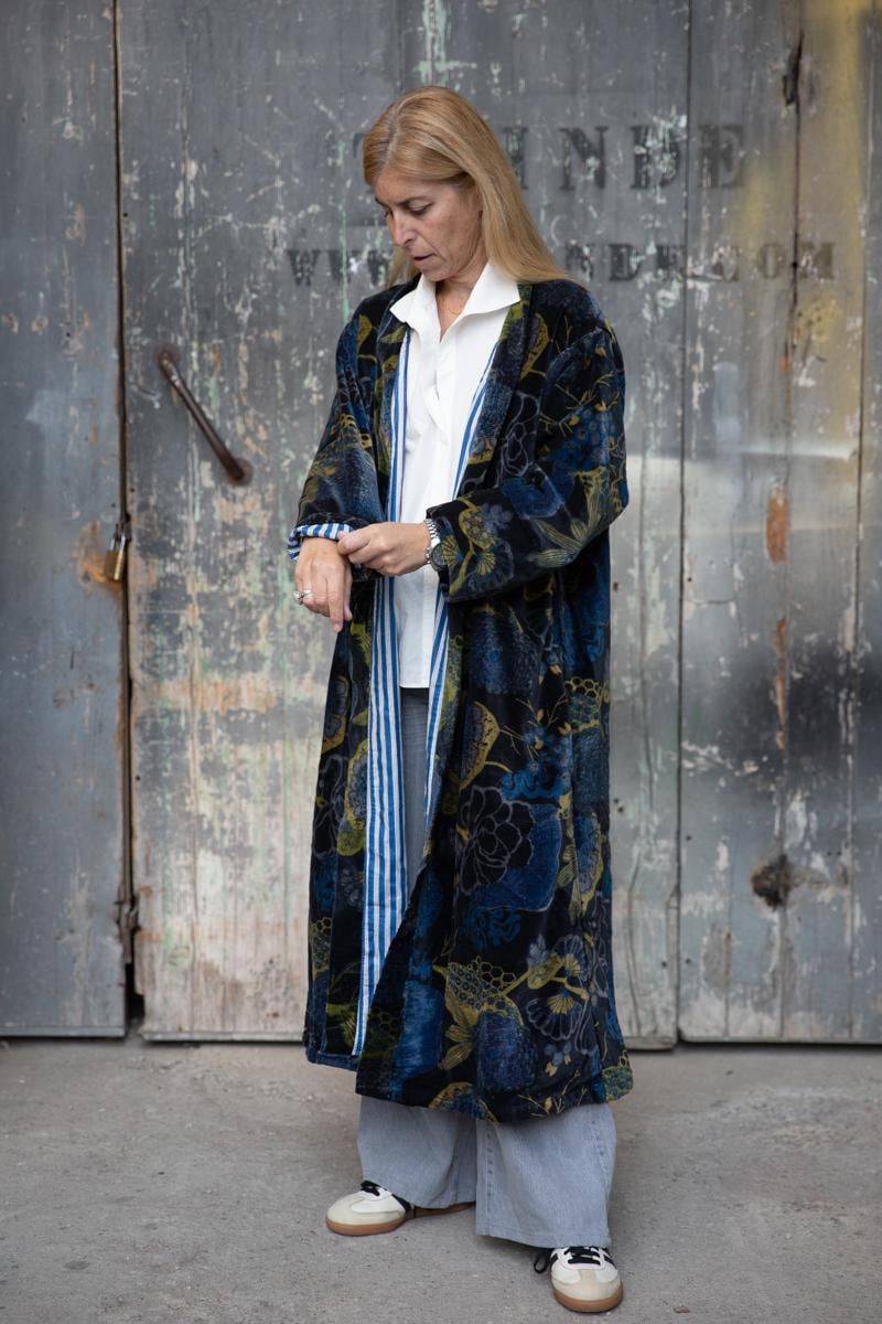 Lange Samtjacke | Grünes Futter Innen von sanjanaandmestudio