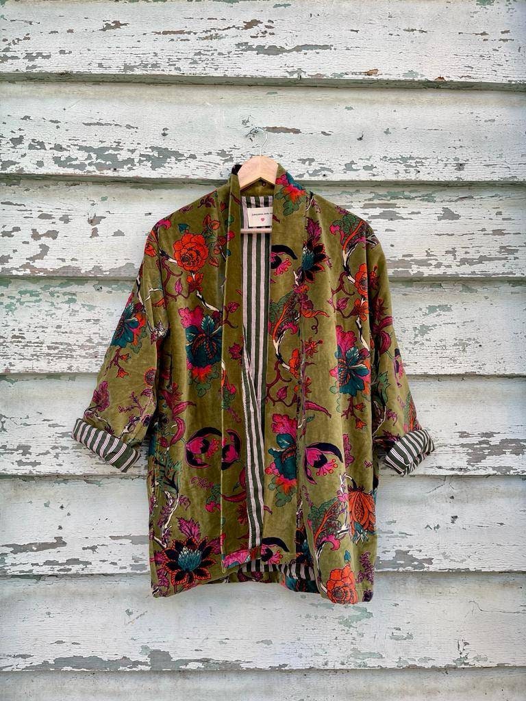 Samtjacke Kurz | Gelbes Blockfutter Innen von sanjanaandmestudio