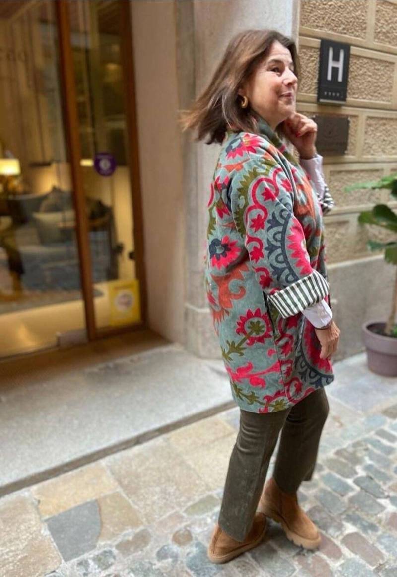 Samtjacke Kurz | Rotes Print Innenfutter von sanjanaandmestudio