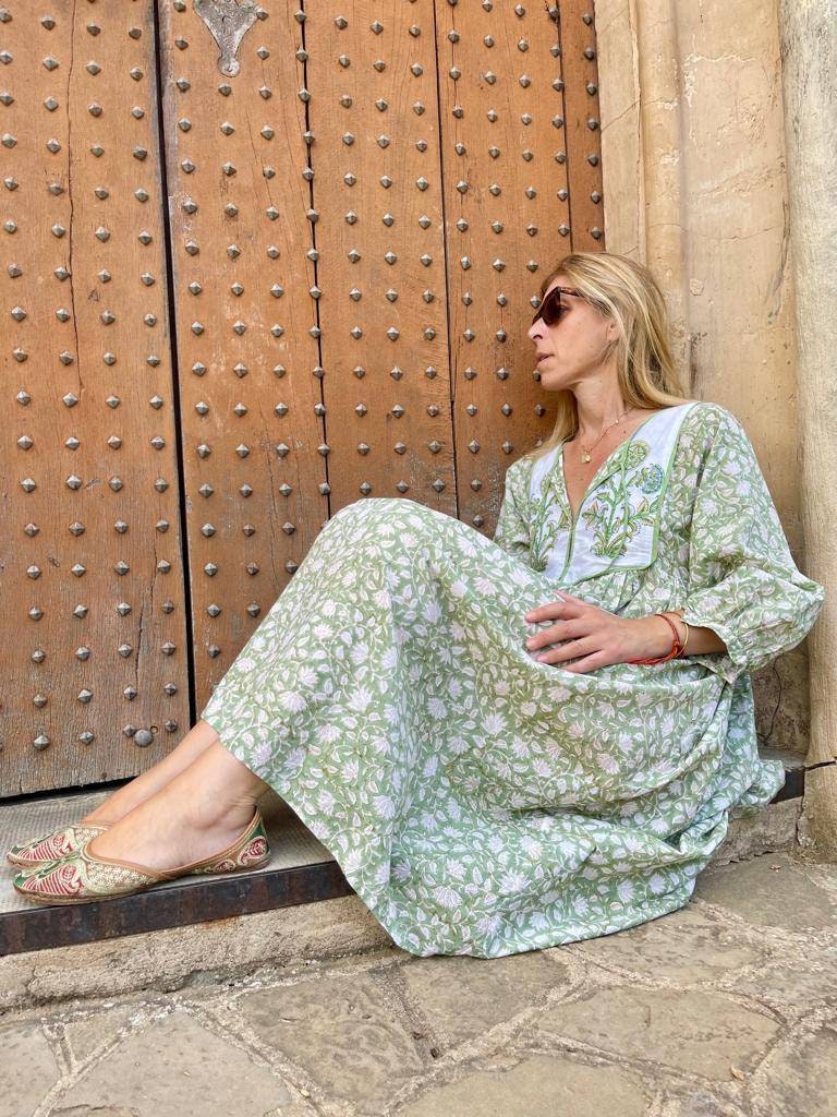 Tulsi Kleid von sanjanaandmestudio