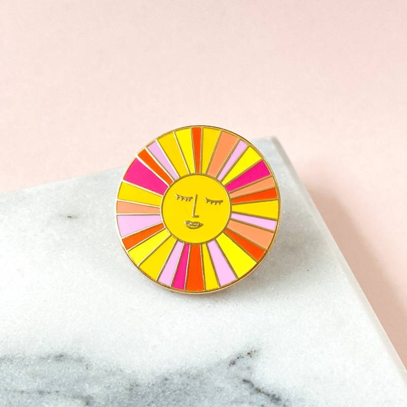 Sonnenschein Emaille Pin - Sonne Abzeichen Geschenk Sonnenstrahl Sonnenschein Emaille Pin - Sonne Abzeichen Geschenk Sonnenstrahl von sarahfrancesart