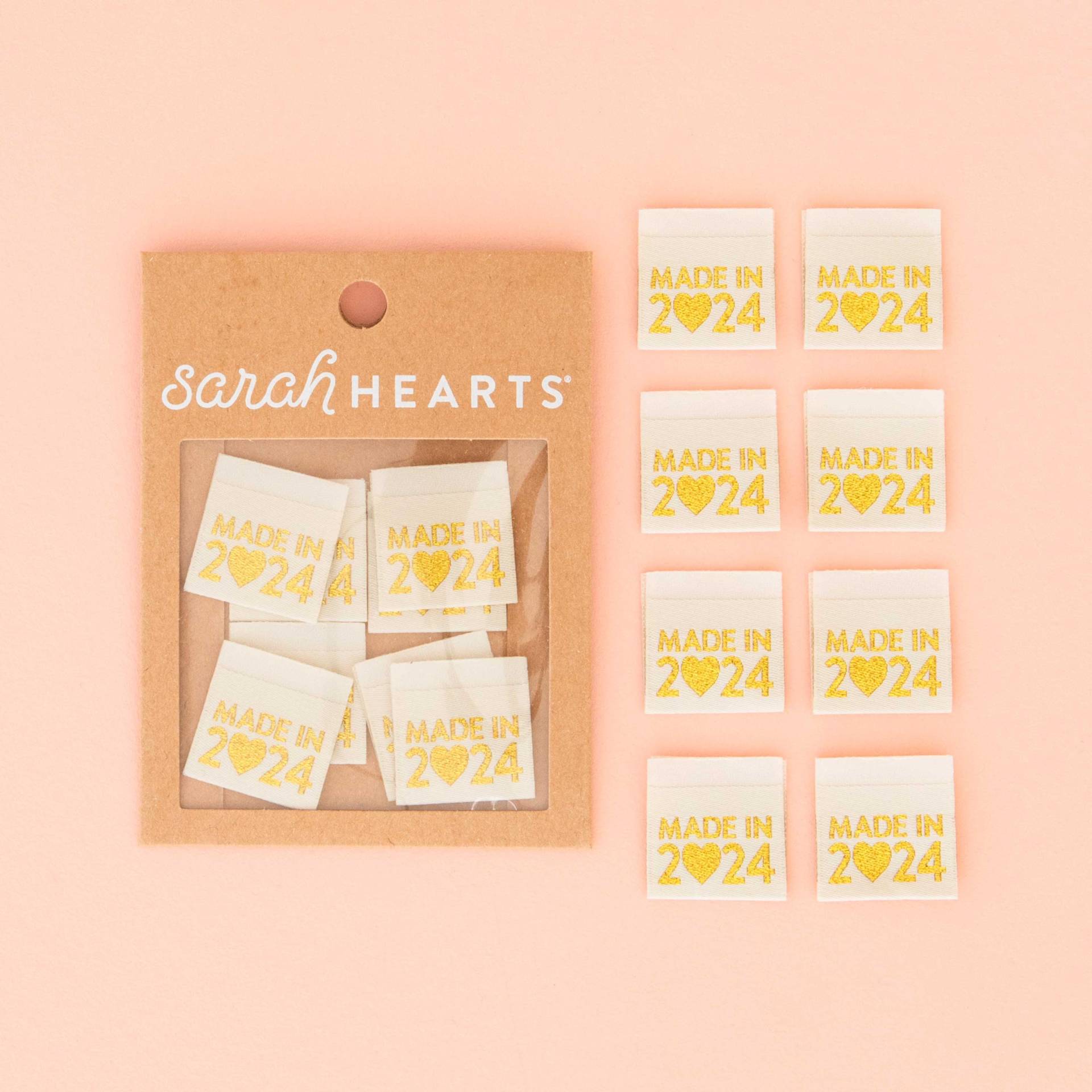 Made in 2024 Metallic Gold Gewebte Etiketten - 8Er Pack Geschenk Zum Nähen Made in 2024 Metallic Gold Gewebte Etiketten - 8Er Pack Geschenk Zum Nähen von sarahhearts