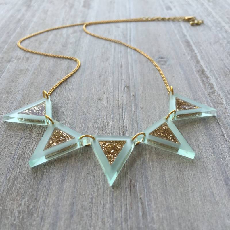 Wimpelkette in Pastellfarbe Gefrostetes Acryl Mit Gold Glitzer von sarahkeyes