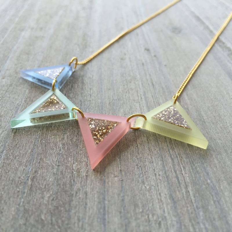 Sommerzeit, Festival, Pastellrosa, Blau, Grün, Zitrone, Wimpelkette, Sommerhalskette, Frühlingshalskette von sarahkeyes