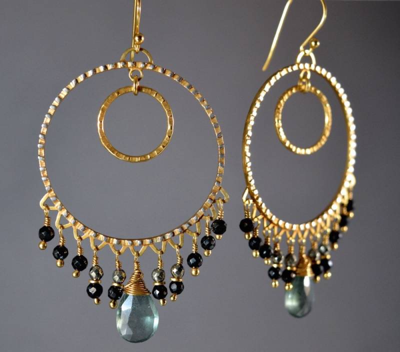 Boho Statement Ohrringe/Moos Aquamarin Schwarzer Spinell Pyrit Echtes 24 K Gold Über Sterling Silber Kronleuchter von sarahkrisherstudio