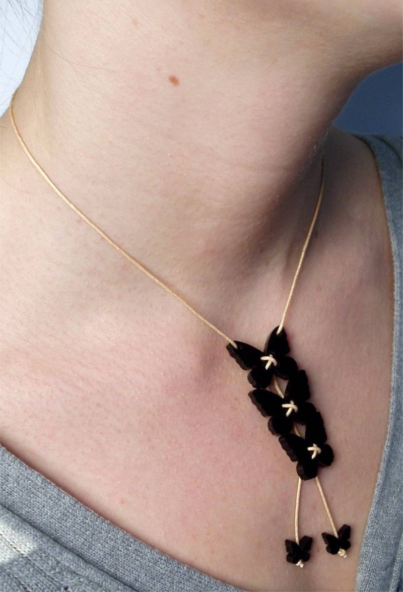 Schwarze Schmetterling Halskette von sarahlizzytish