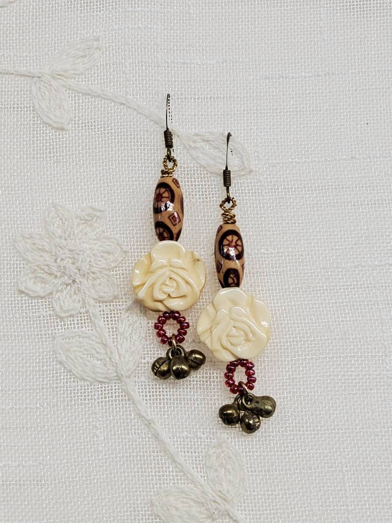 Glöckchen An Deinen Rosen Ohrringe Glöckchen An Deinen Rosen Ohrringe von saritabee