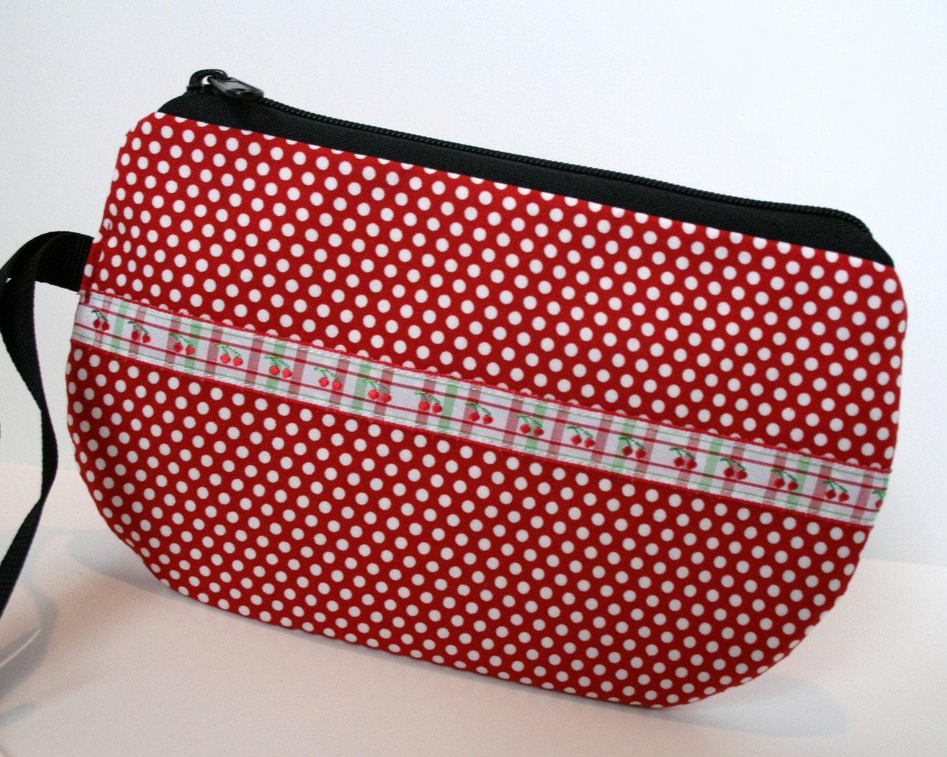 Sale Rot Polka Dot Kirsche Themen Stoff Wristlet, Iphone Smartphone Reißverschluss Wristlet von sassygirl