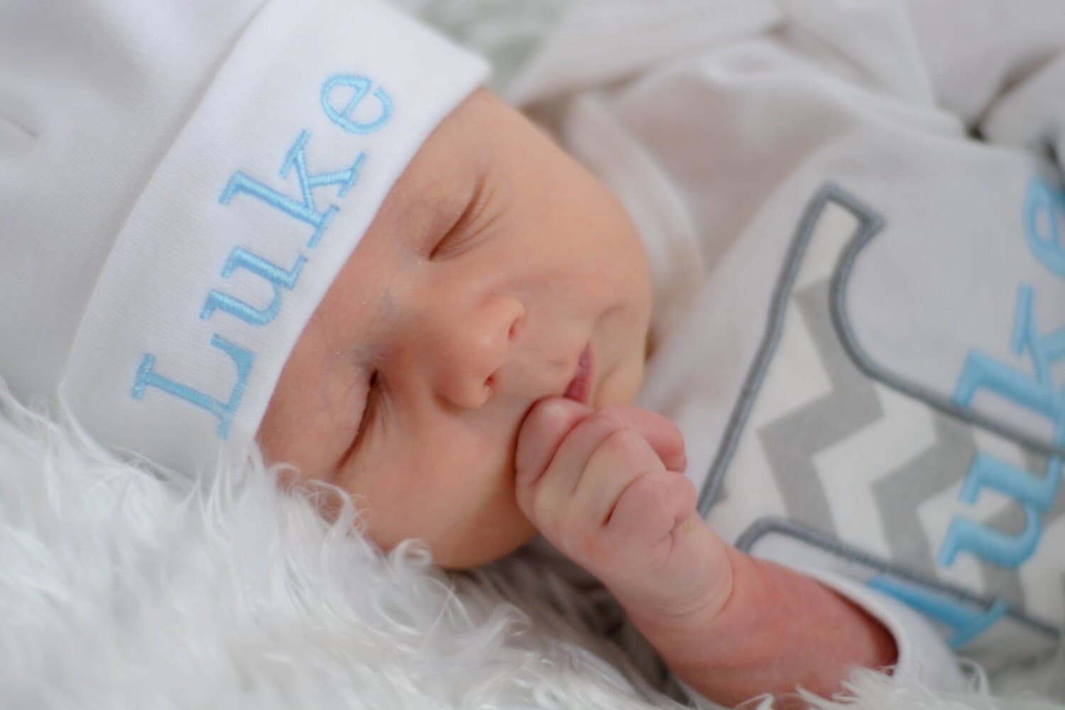 Säuglingsmütze Personalisierte Mütze Hut Neugeborenen Baby Monogramm Babymütze von sassylocks