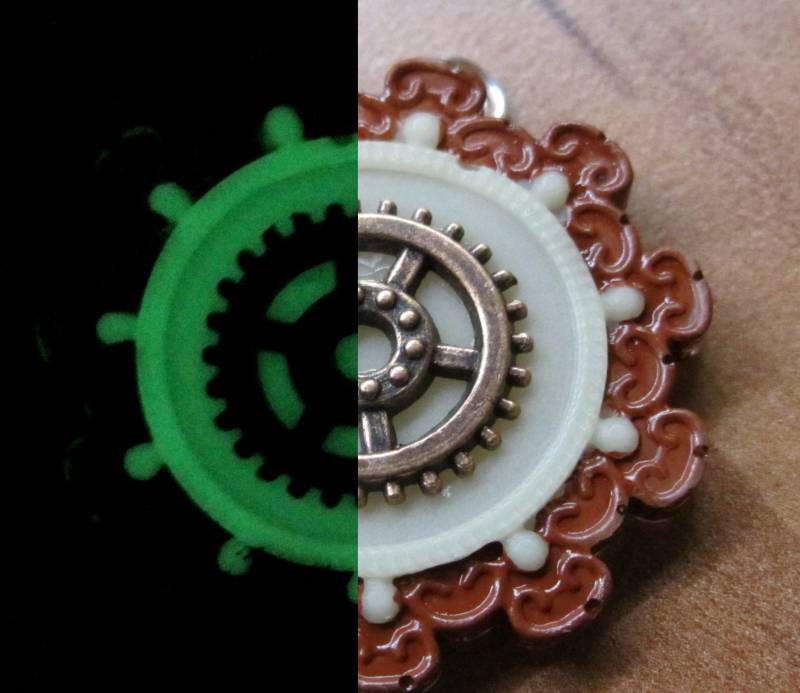 steampunk Kette, Leuchtet Im Dunkeln von saumselig