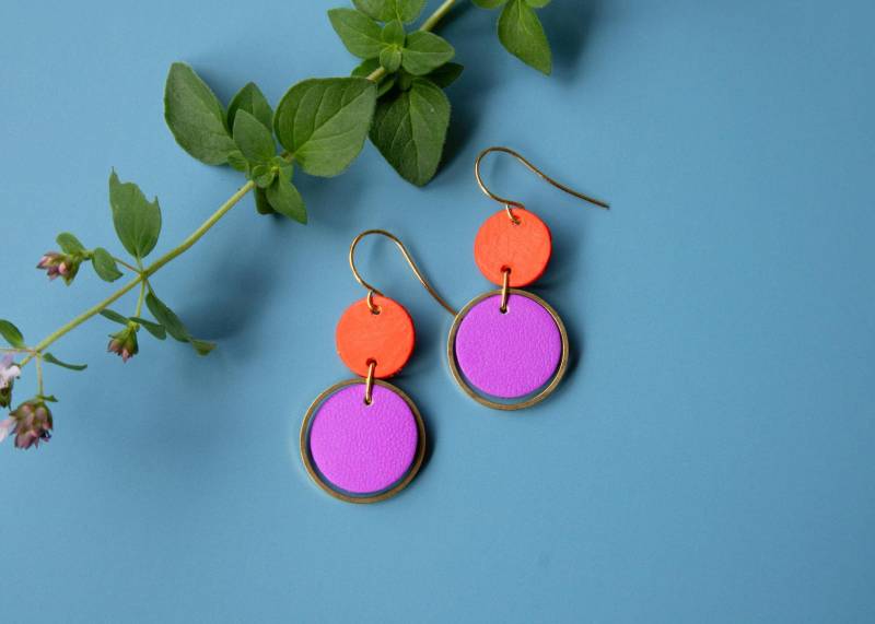 Kardinalrot + Neon Lila Orbit Leder Ohrringe - Bunte Retro Statement Kreis Kardinalrot + Neon Lila Orbit Leder Ohrringe - Bunte Retro Statement Kreis von scandinazn