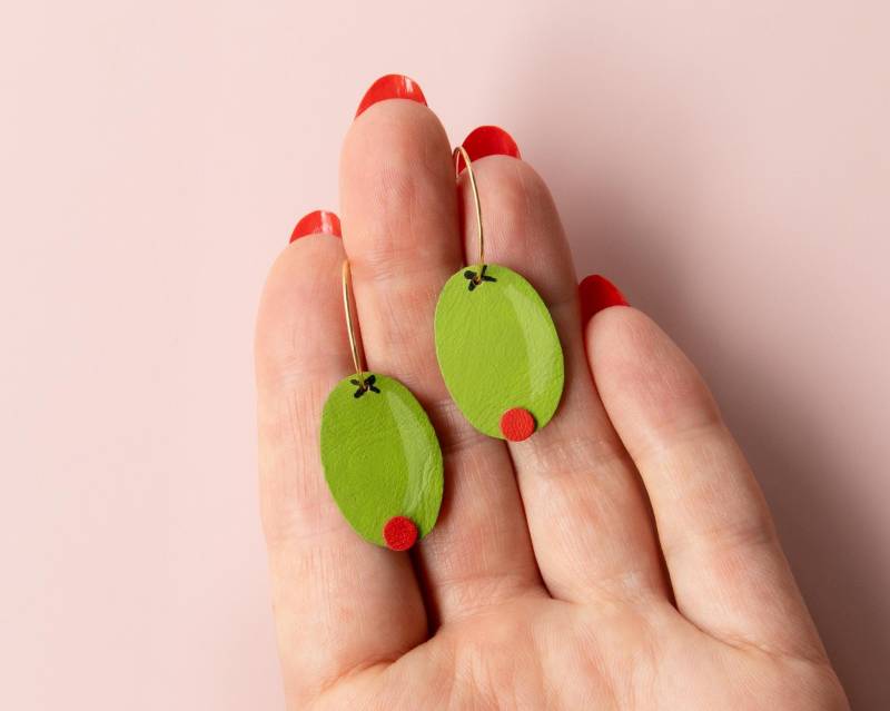 Kleine Olivgrüne Ohrringe Aus Wiederverwertetem Leder Kleine Olivgrüne Ohrringe Aus Wiederverwertetem Leder von scandinazn