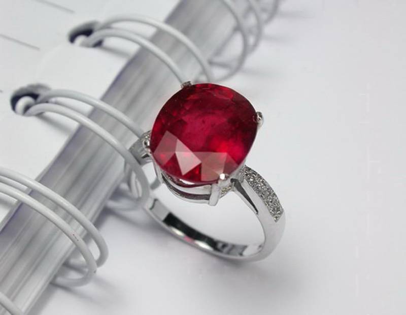 7, 25 Ct Natürlicher Roter Rubin Ring - Sterling Silber Ehering, Us-Größe 7 von scandream