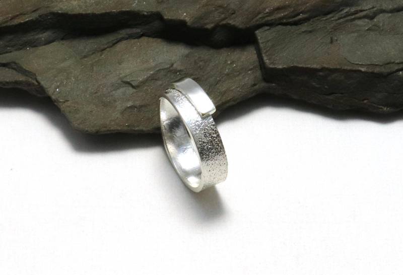 Ring, Silber Mit Feiner Prägung Ring, Silber Mit Feiner Prägung von schlichtSchmuck