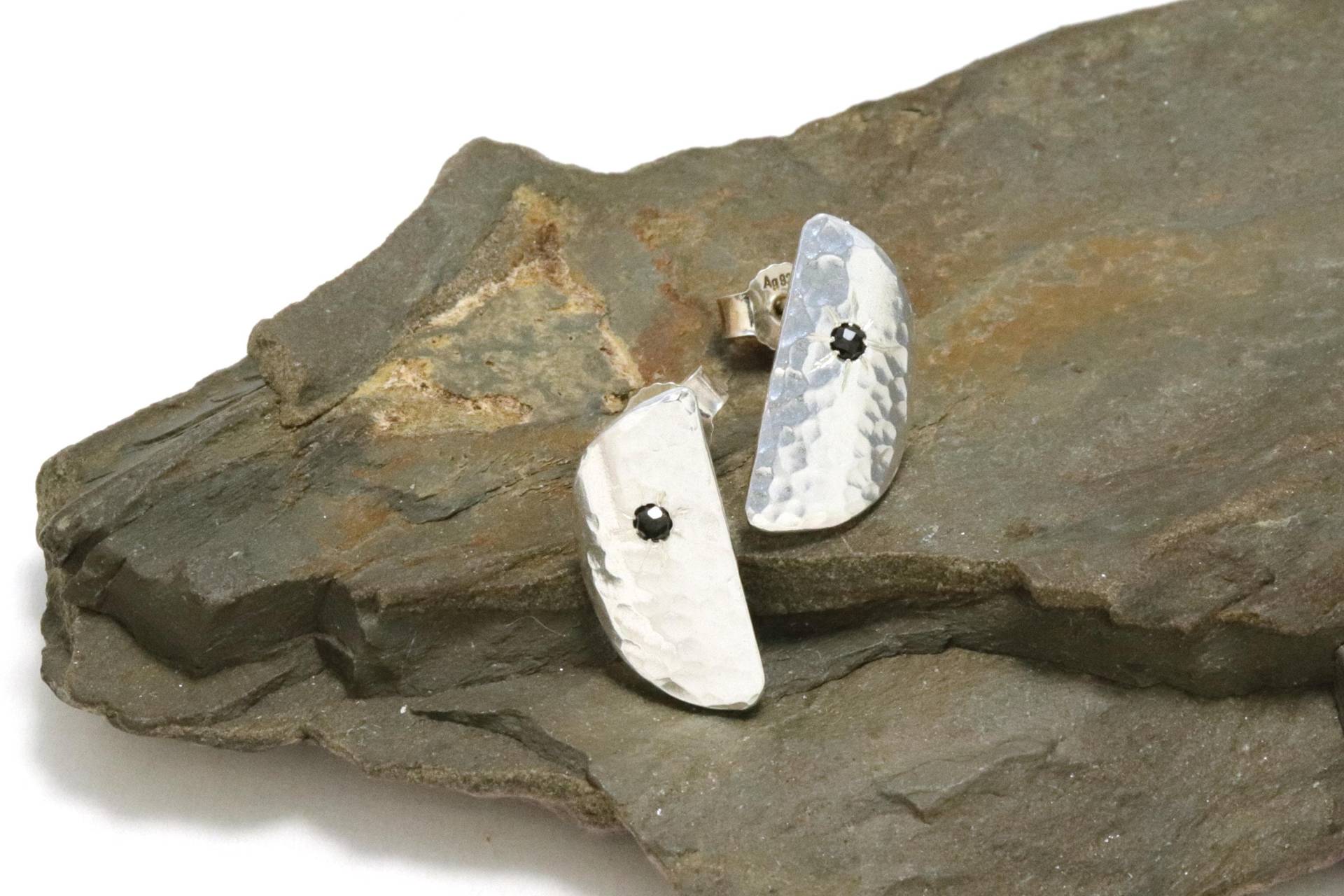 Silberohrring Mit Spinell, Halbrund, 925Er Sterling Silber Silberohrring Mit Spinell, Halbrund, 925Er Sterling Silber von schlichtSchmuck