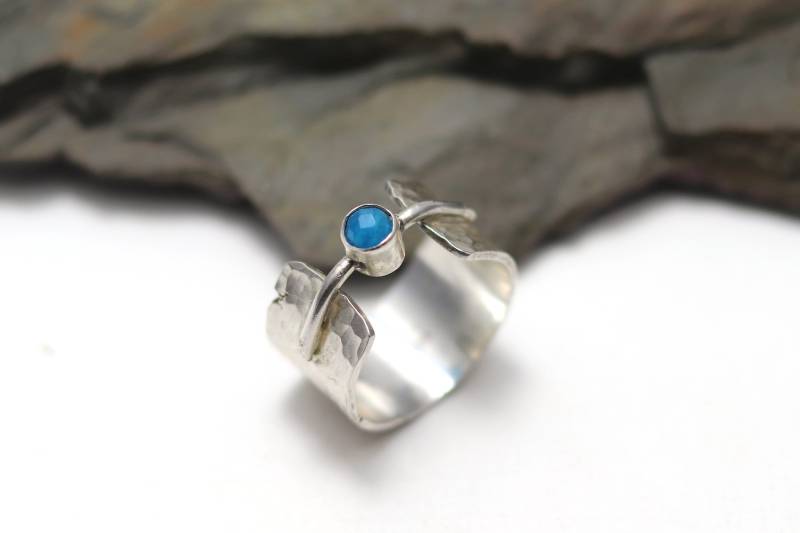 Silberring, Glänzende Struktur Mit Apatit Silberring, Glänzende Struktur Mit Apatit von schlichtSchmuck