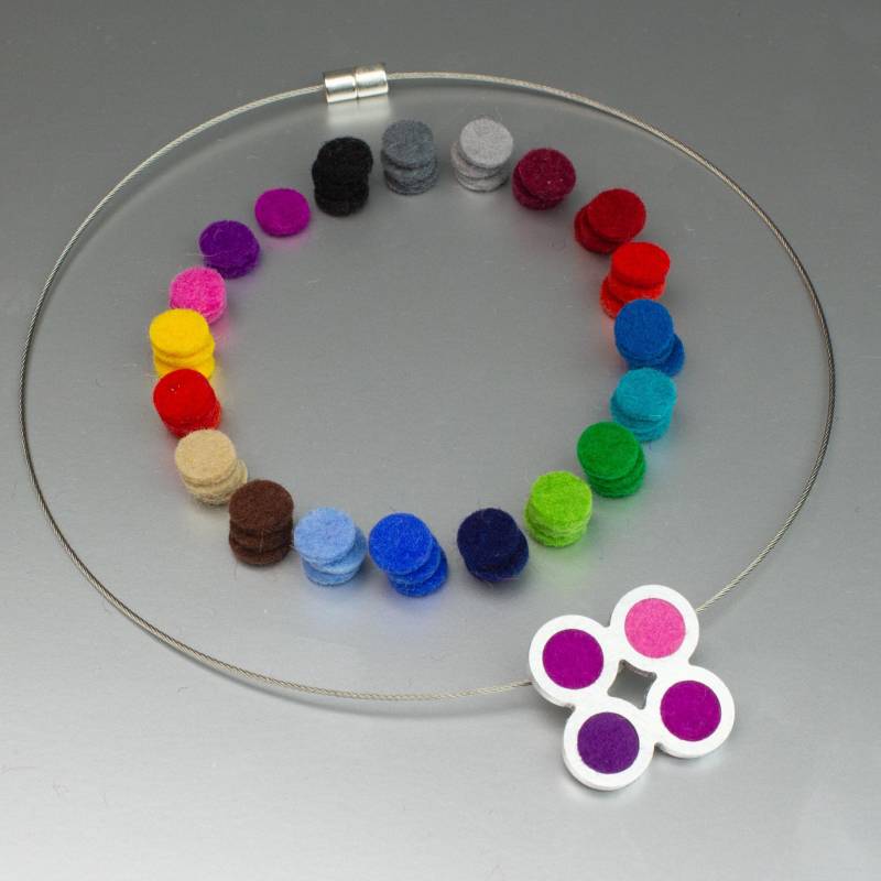 Wechsel Halsreif Mit Anhänger Incl. 60(3x20 Farben, Pads Für Unzählige Kombinationen, Individuelle Geschenke Art.nrsf-Ak4-24 von schmuckefarben