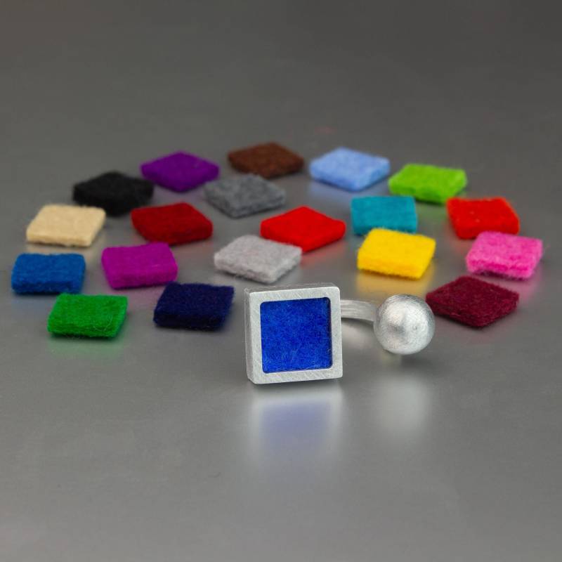 Wechselring Quadrat Incl. 20 Farben Zum Wechseln Mit Silberner Kugel. | Alu Statementring, Doppelring, Offener Ring. Artikelnummersf-Wrq-24 von schmuckefarben