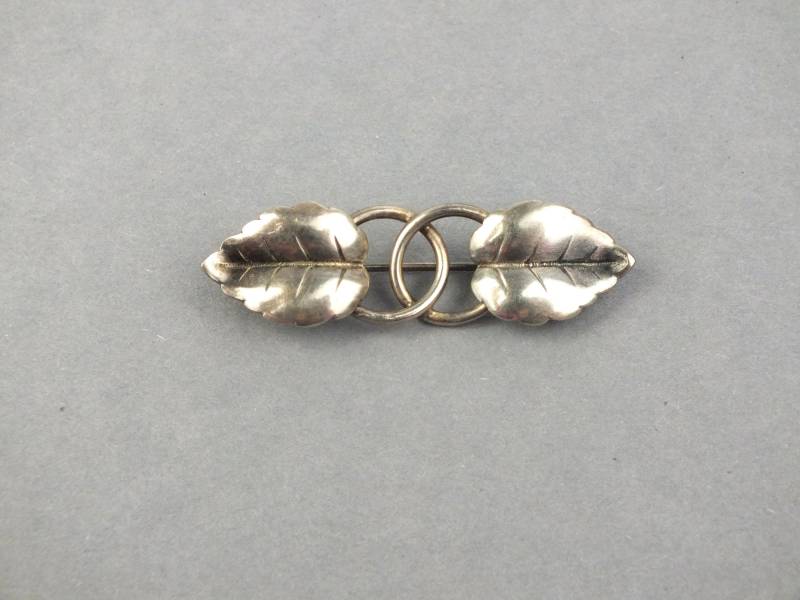 Antike 835Er Silber Weinblätter Brosche Karl Hohmann - Blatt Anstecker Vintage von schmuckesBerlin