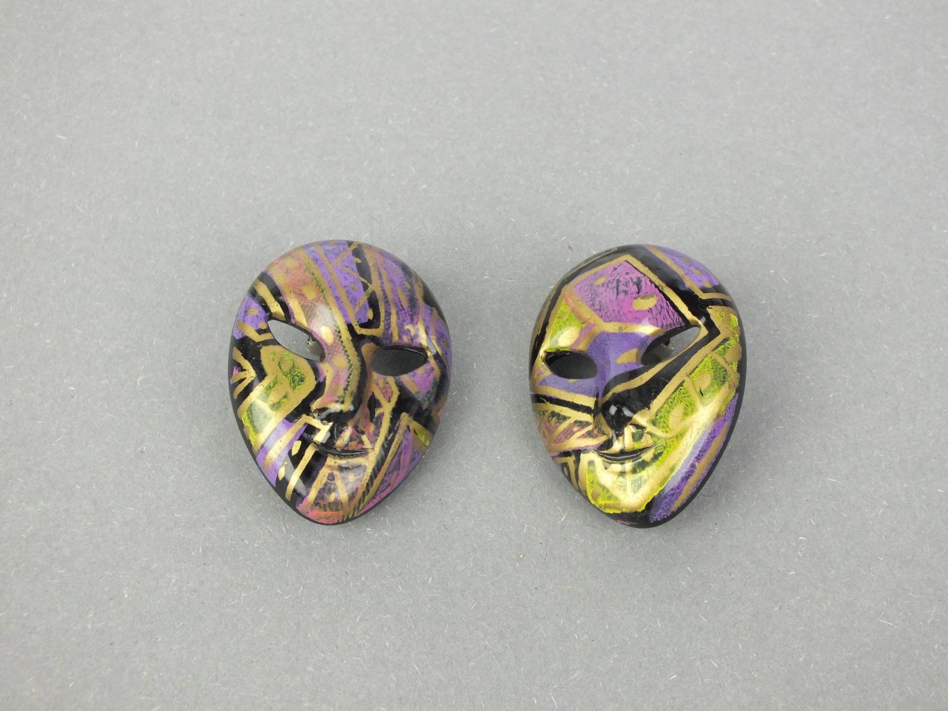 Bunte Xl Vintage Masken Ohrclips - Riesige Damen Ohrringe Ohne Ohrloch Tragbar 80Er Jahre Retro Modeschmuck von schmuckesBerlin