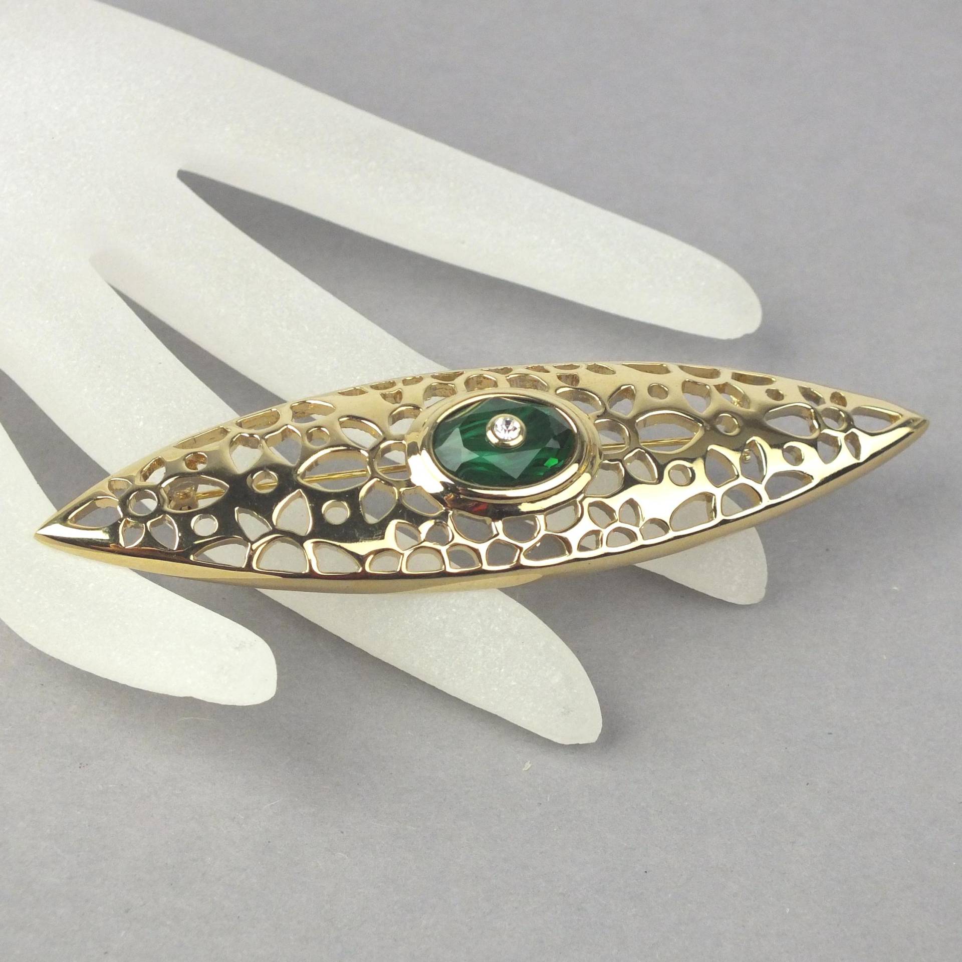 Große Vintage Grosse' Henkel | Für Dior Brosche Gold Mit Grünem Schmuckstein Und Strass, Marken Modeschmuck, Geschenk Für Sie von schmuckesBerlin