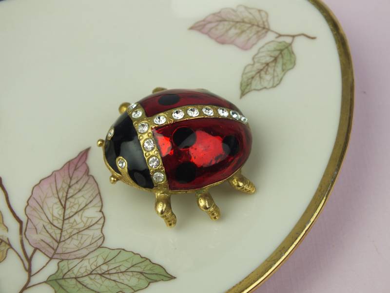 Große Vintage Marienkäfer Glücks Brosche Golden Mit Schwarzer Und Roter Emaille Strass, Modeschmuck Tier Anstecker, Geburtstagsgeschenk von schmuckesBerlin