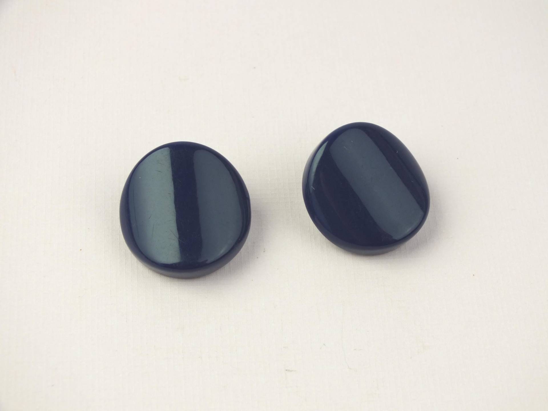 Leichte Vintage Ohrclips Blauviolett, Damen Ohrringe Ohne Loch, Alter Plastik Modeschmuck 1960Er Jahre, Geschenk Frauen, Geburtstagsgeschenk von schmuckesBerlin