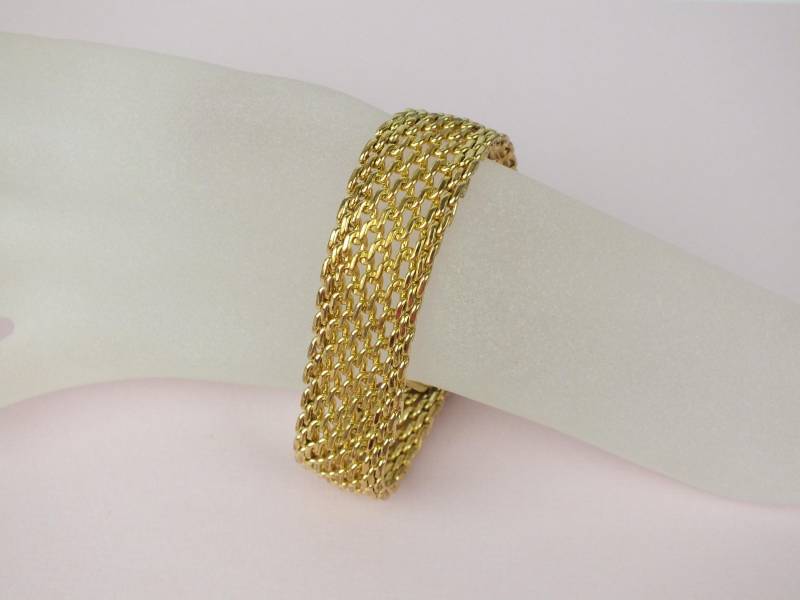 Vintage Mesh Damen Armband Goldenes Metall - Breite Armkette Alter Modeschmuck von schmuckesBerlin