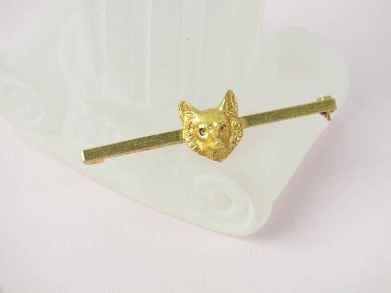 Vintage Stabbrosche Mit Fuchs Aus Goldenem Metall - Schmale Brosche Alter Modeschmuck von schmuckesBerlin