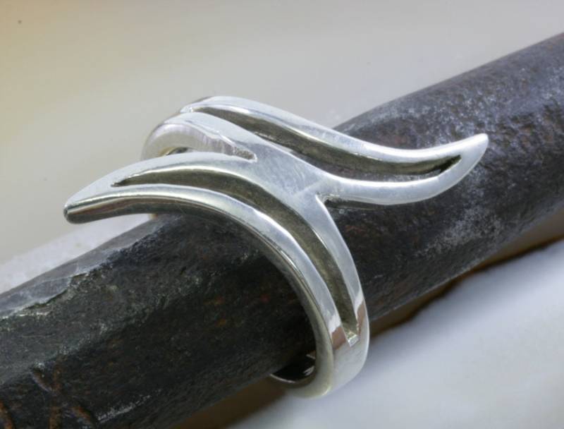 Feiner Silberring Mit Schwung von schmuckplantage