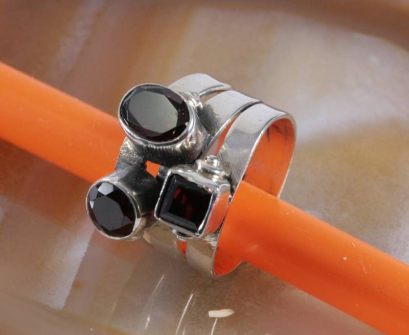 Granat Und Silber - Ring von schmuckplantage