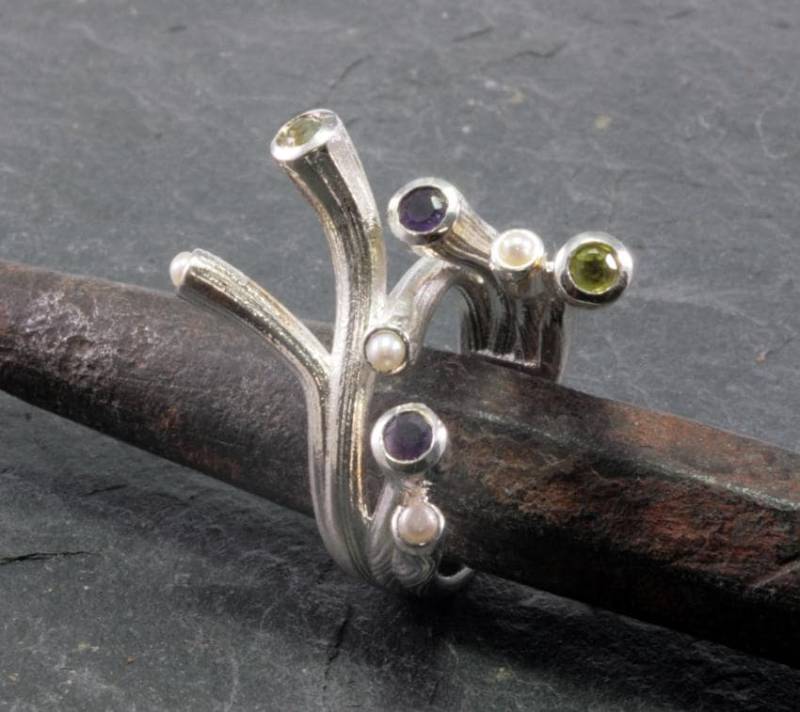 Ring, 925 Sterling Silber Mit Granat, Peridot, Amethyst, Zirkonia Und Kleinen Perlen von schmuckplantage