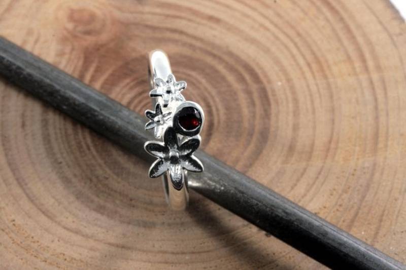 Ring, 925 Sterling Silber Und Granat von schmuckplantage