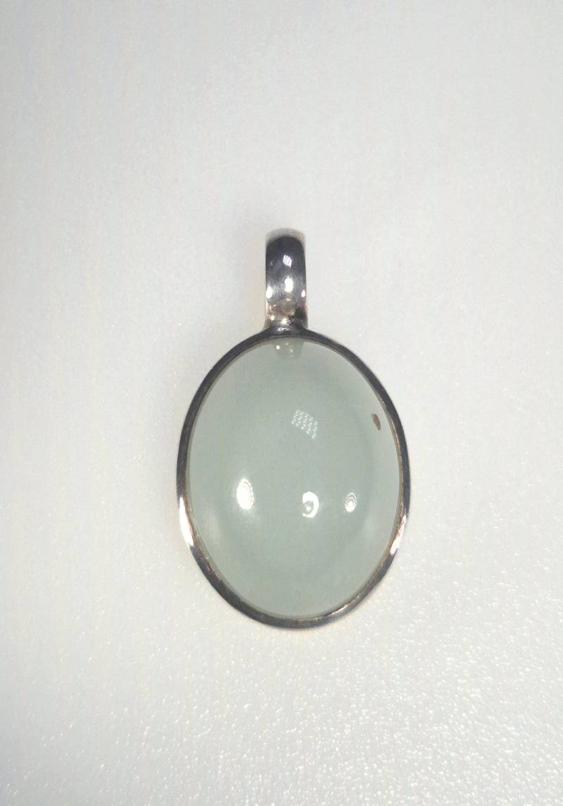 Aquamarinanhänger 925 Silber | Ovaler Cabochon, Pastellgrün Milchig-Opak Schlicht Gefasst Unikat 1757 Aquamarinanhänger 925 Silber | Ovaler Cabochon, Pastellgrün Milchig-Opak Schlicht Gefasst Unikat 1757 von schmuckrauschVINTAGE