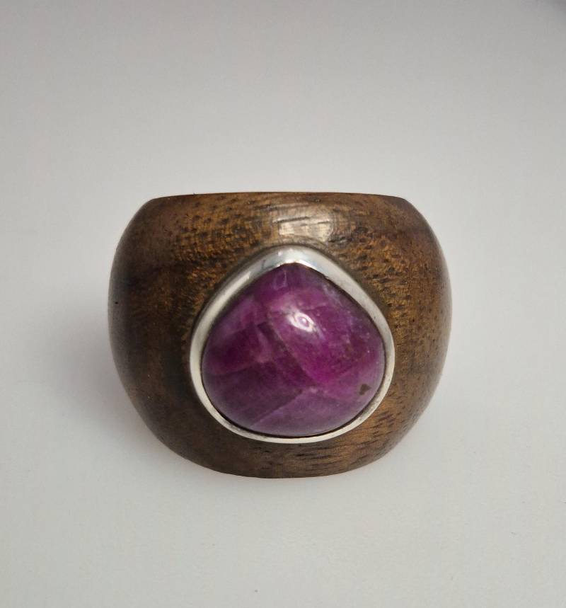 Ebenholz-Silber-Bandring Mit Rubin | Violett Aus Indien, Größe 52 - Schmuckrausch Vintage Ebenholz-Silber-Bandring Mit Rubin | Violett Aus Indien, Größe 52 - Schmuckrausch Vintage von schmuckrauschVINTAGE