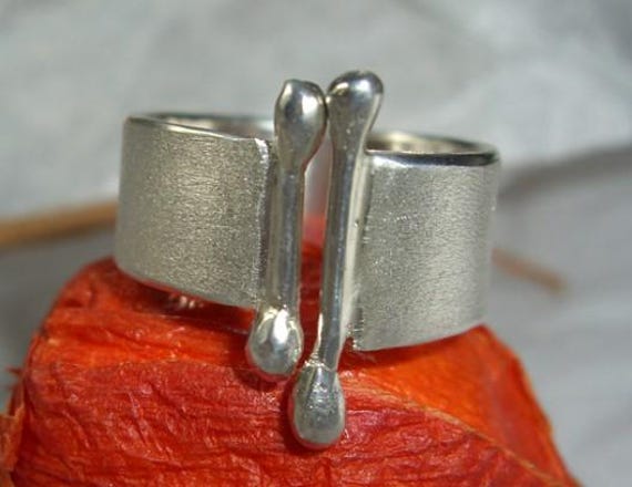 Schicker Ring Mit Ausgefallener Front - 1545 von schmuckspektakel