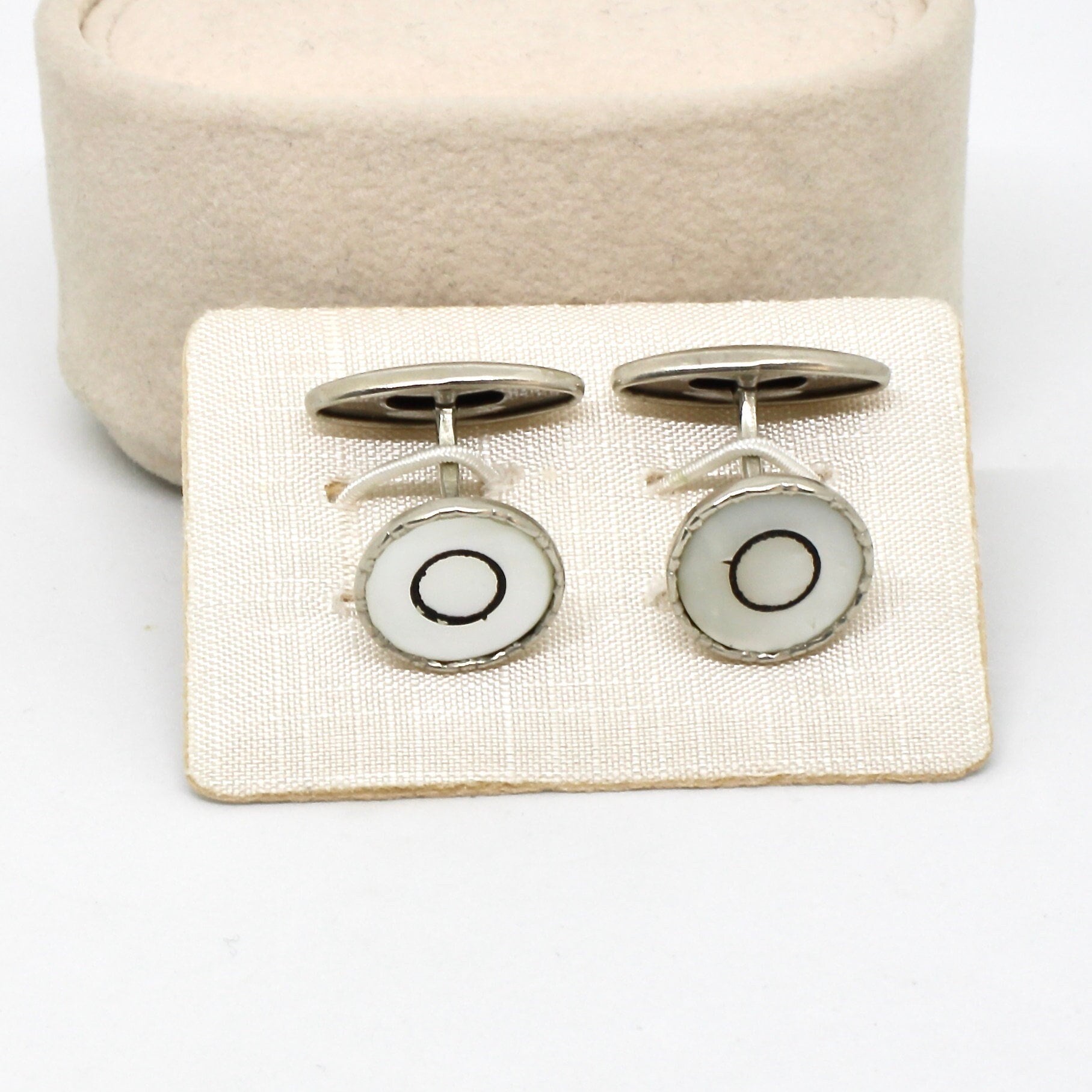 Antike Manschettenknöpfe Rund Perlmutt Scheibe Silber Farbe Hochzeit Herren Jubiläum Schlicht Antike Manschettenknöpfe Rund Perlmutt Scheibe Silber Farbe Hochzeit Herren Jubiläum Schlicht von schmuckvintage2020