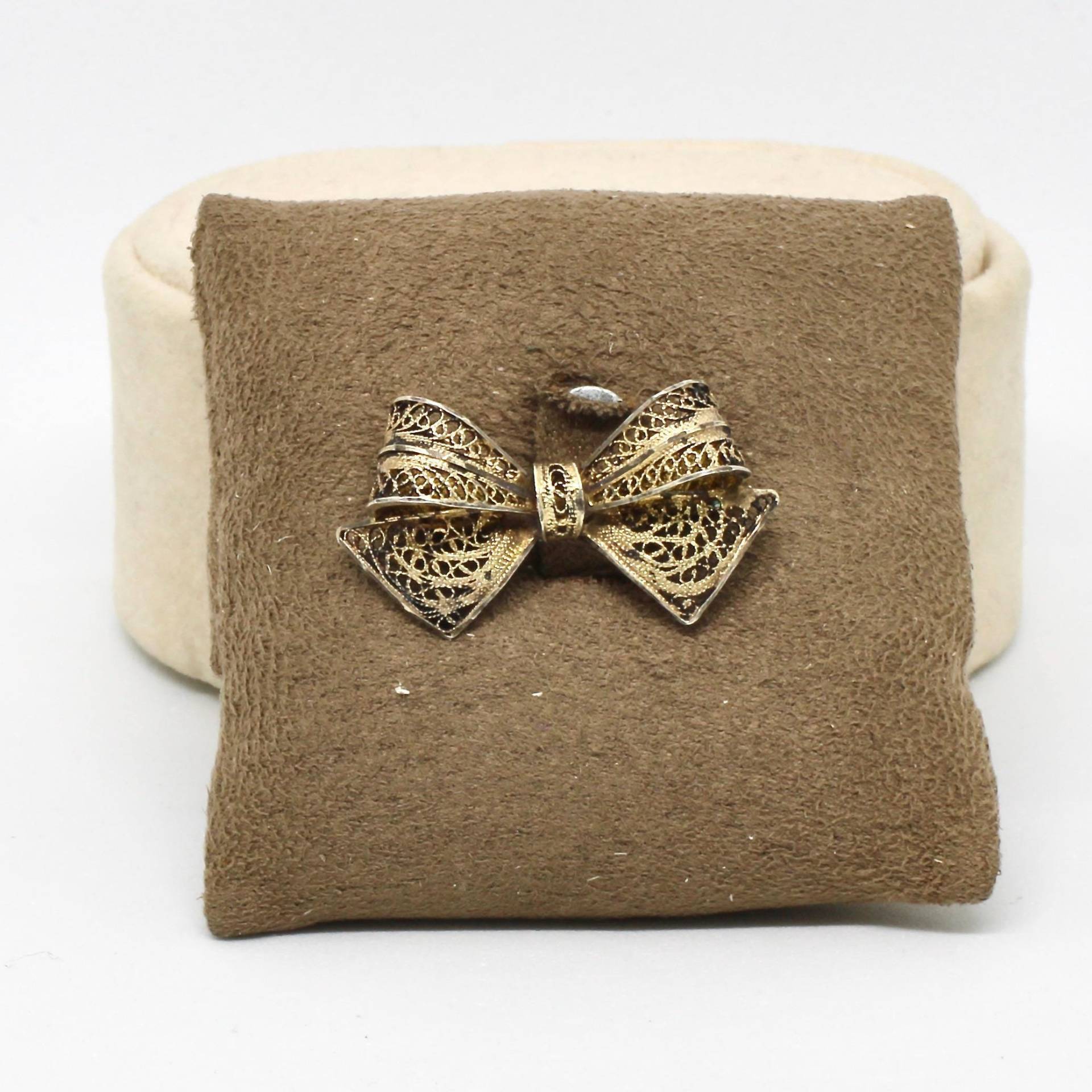 Filigrane Brosche Schleife Silberdraht Leicht Vergoldet Vintage Verspielt Damenbrosche von schmuckvintage2020