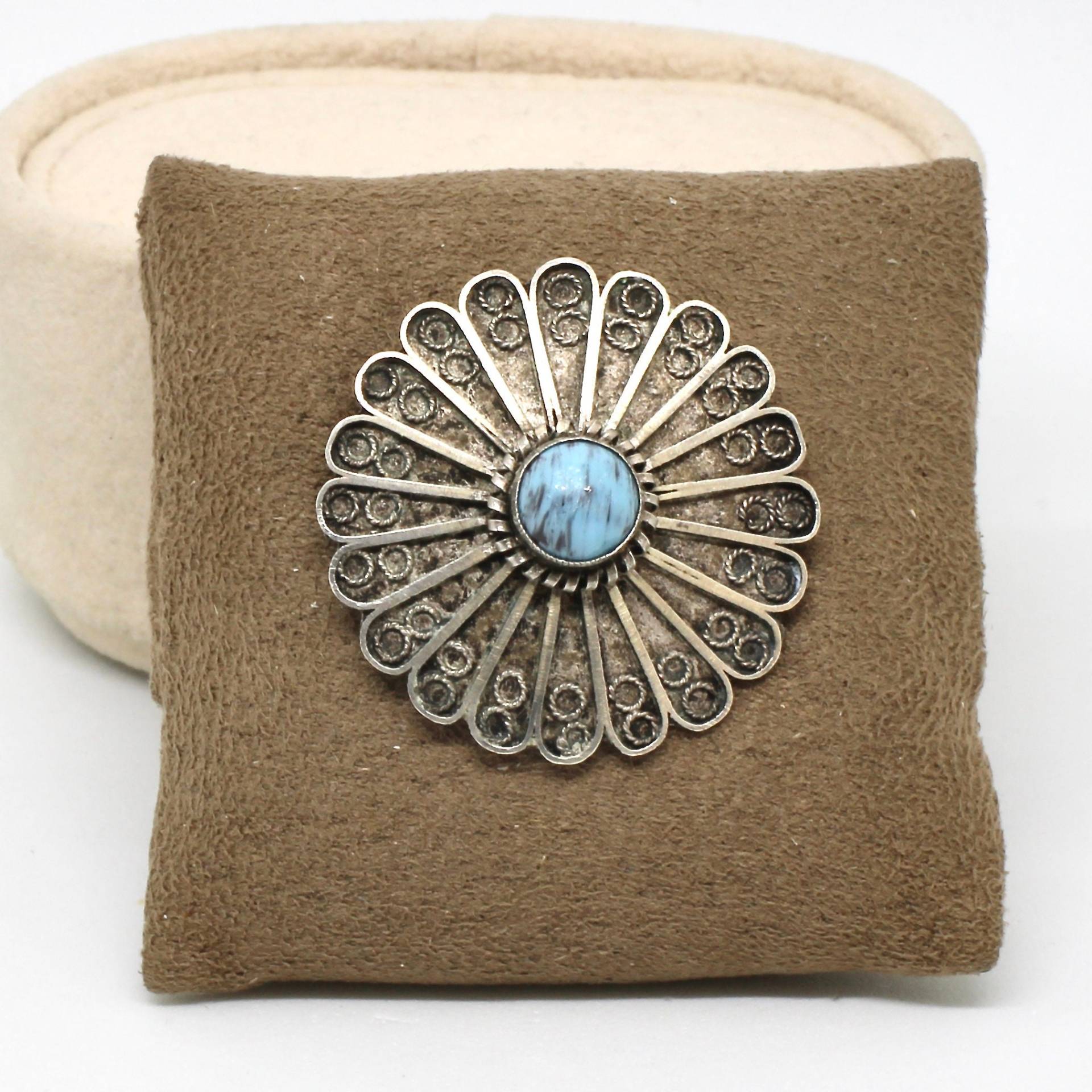 Filigrane Friesen Brosche Rund Hellblauer Stein Türkisfarbe Vintage Damen Edel von schmuckvintage2020