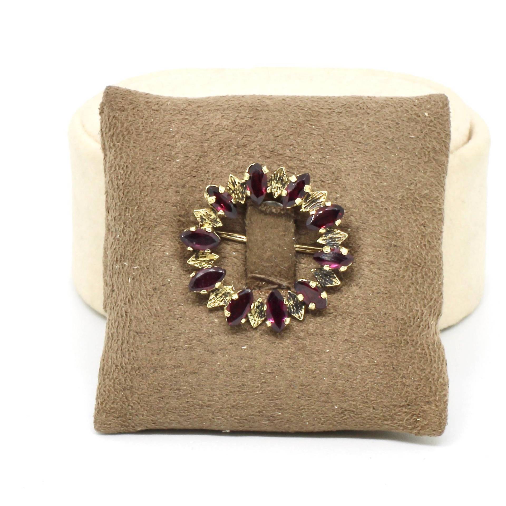 Kranzbrosche 835 Silber Vergoldet Rubine Navette Schliff Vintage Brosche Zierlich von schmuckvintage2020