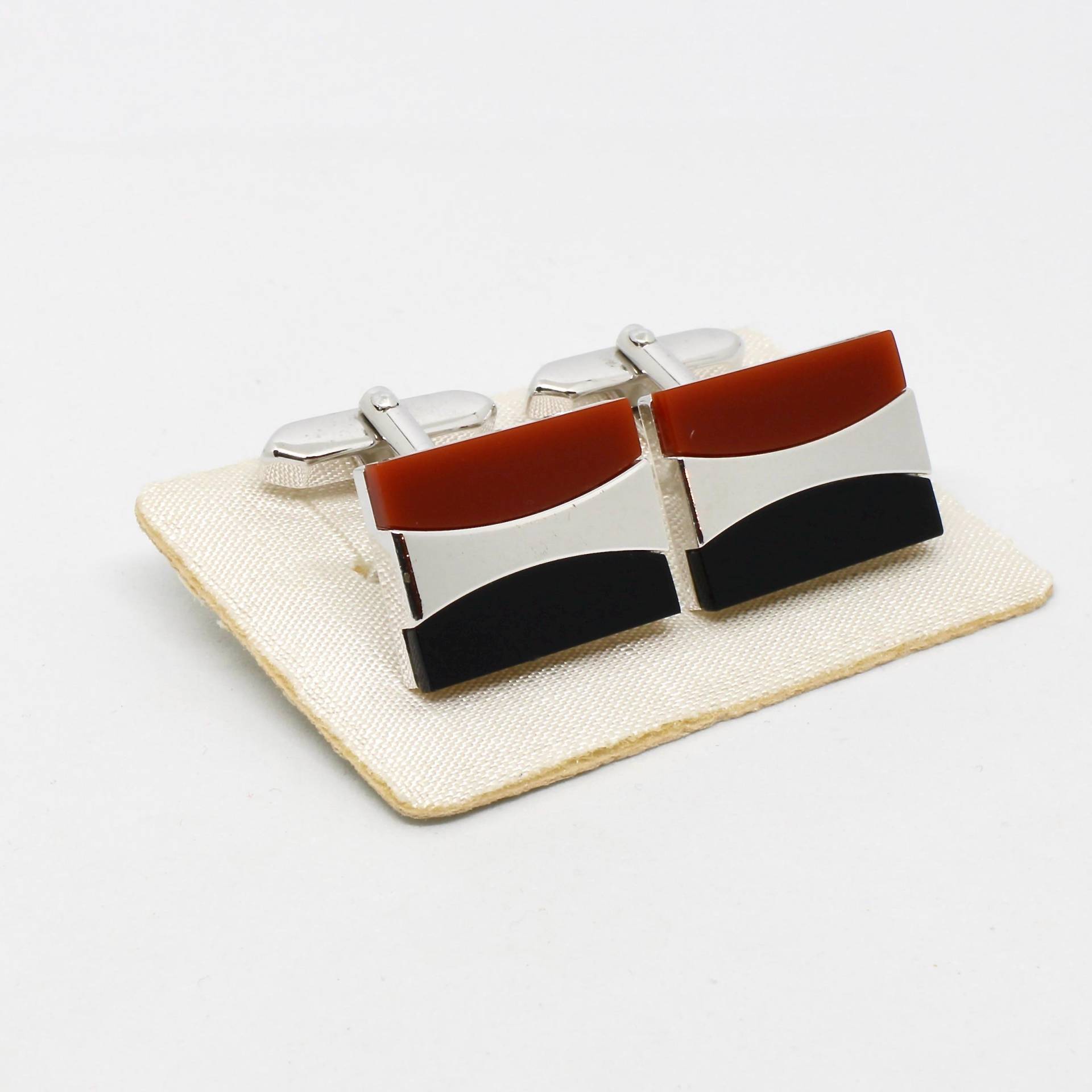 Moderne Manschettenknöpfe Silberfarbe Eckig Rotbraun Und Schwarz Kunststoff Festlich Für Mann Edel Moderne Manschettenknöpfe Silberfarbe Eckig Rotbraun Und Schwarz Kunststoff Festlich Für Mann Edel von schmuckvintage2020
