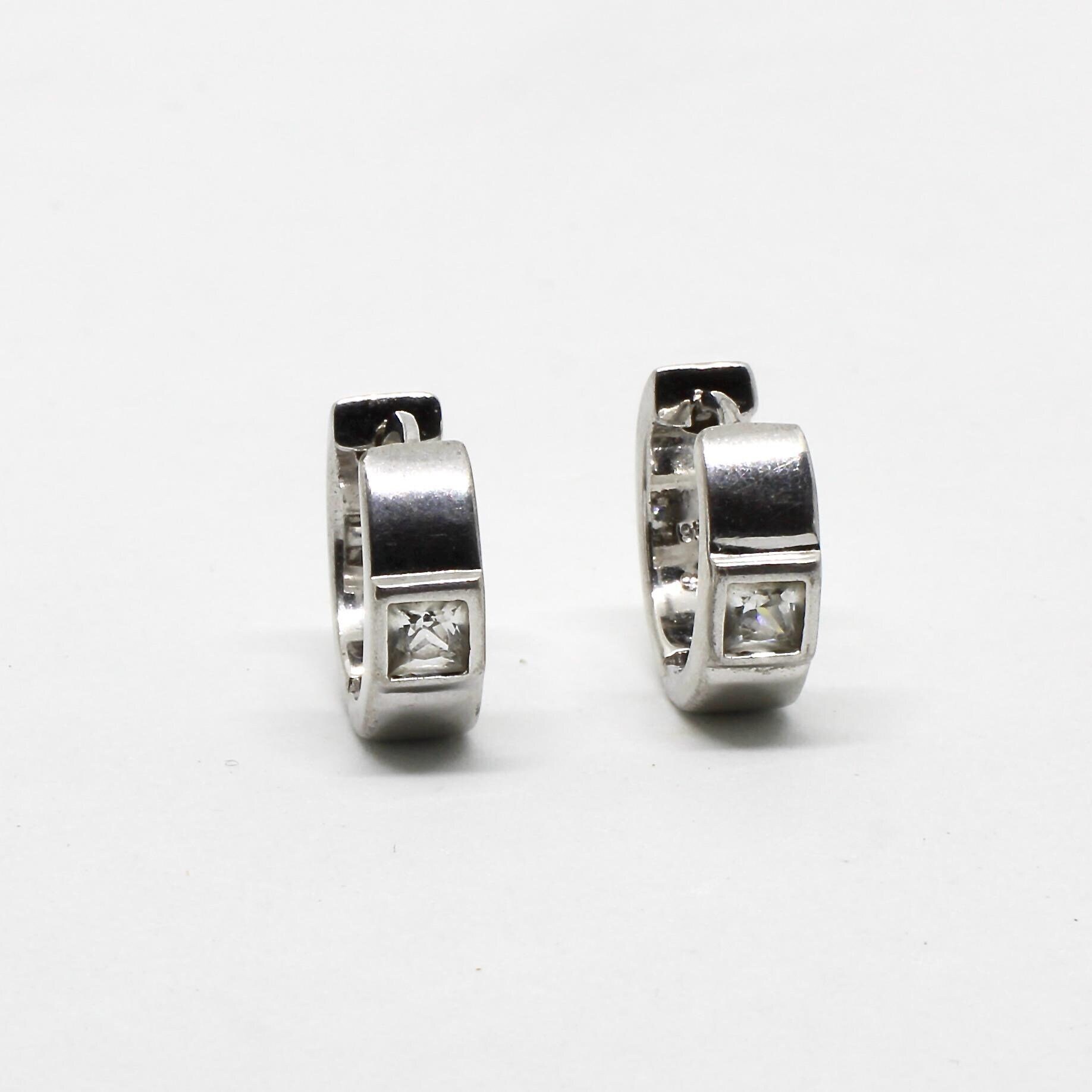 Ohrcreolen , Creolen, Kreolen Ohrringe 925 Silber Rhodiniert Kristall Kissenschliff Eckig Zum Aufklappen Breit Mädchenschmuck von schmuckvintage2020