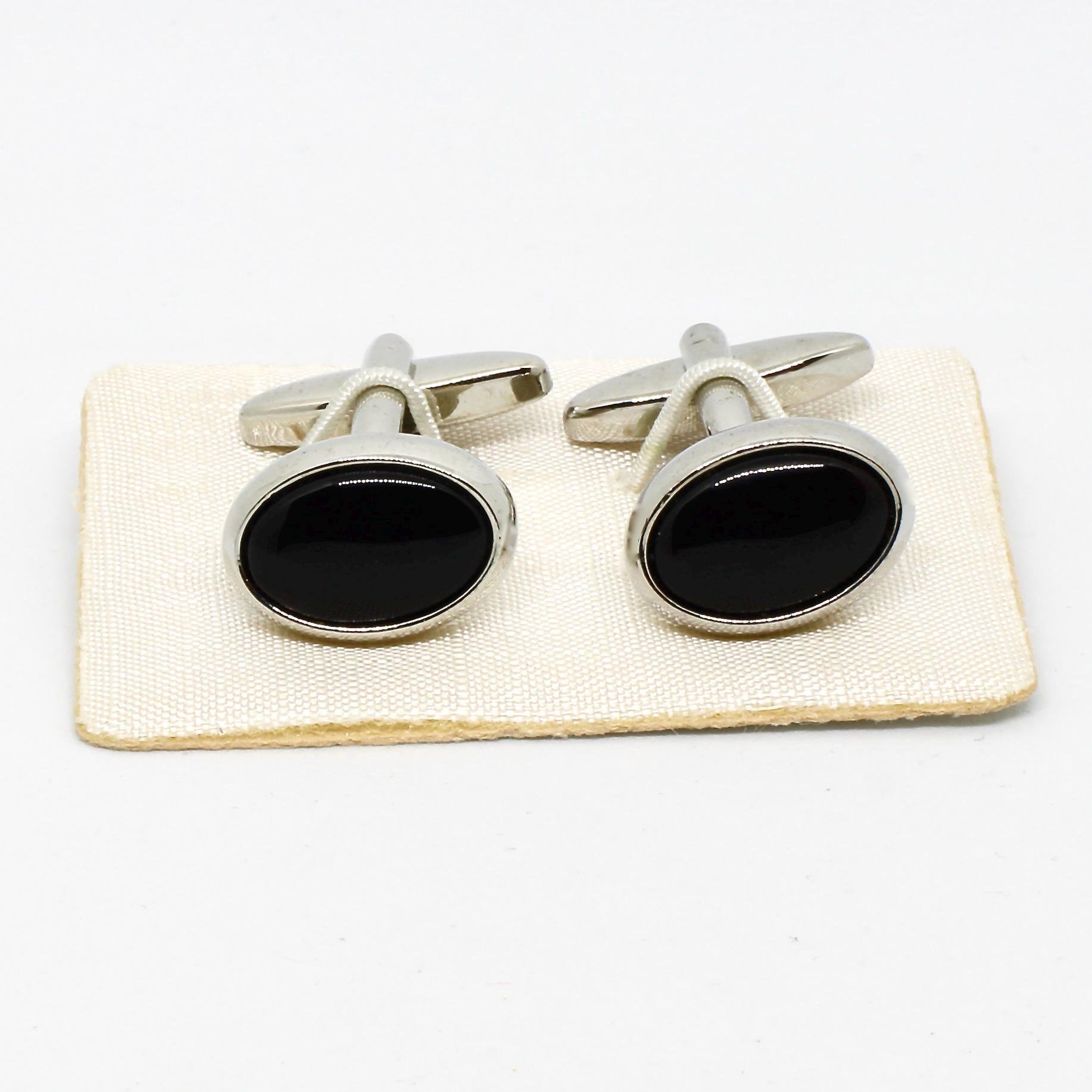 Pierre Cardin Manschettenknöpfe Oval Silberfarbe Schwarzer Stein Herrenschmuck Hochzeit Jubiläum Designer Pierre Cardin Manschettenknöpfe Oval Silberfarbe Schwarzer Stein Herrenschmuck Hochzeit Jubiläum Designer von schmuckvintage2020