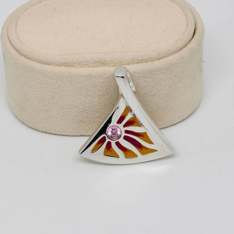 Pierre Lang Anhänger Dreieck Silberfarbe Mit Emaille in Pink Orange Gelb Wuchtig Auffallend Hochwertig von schmuckvintage2020
