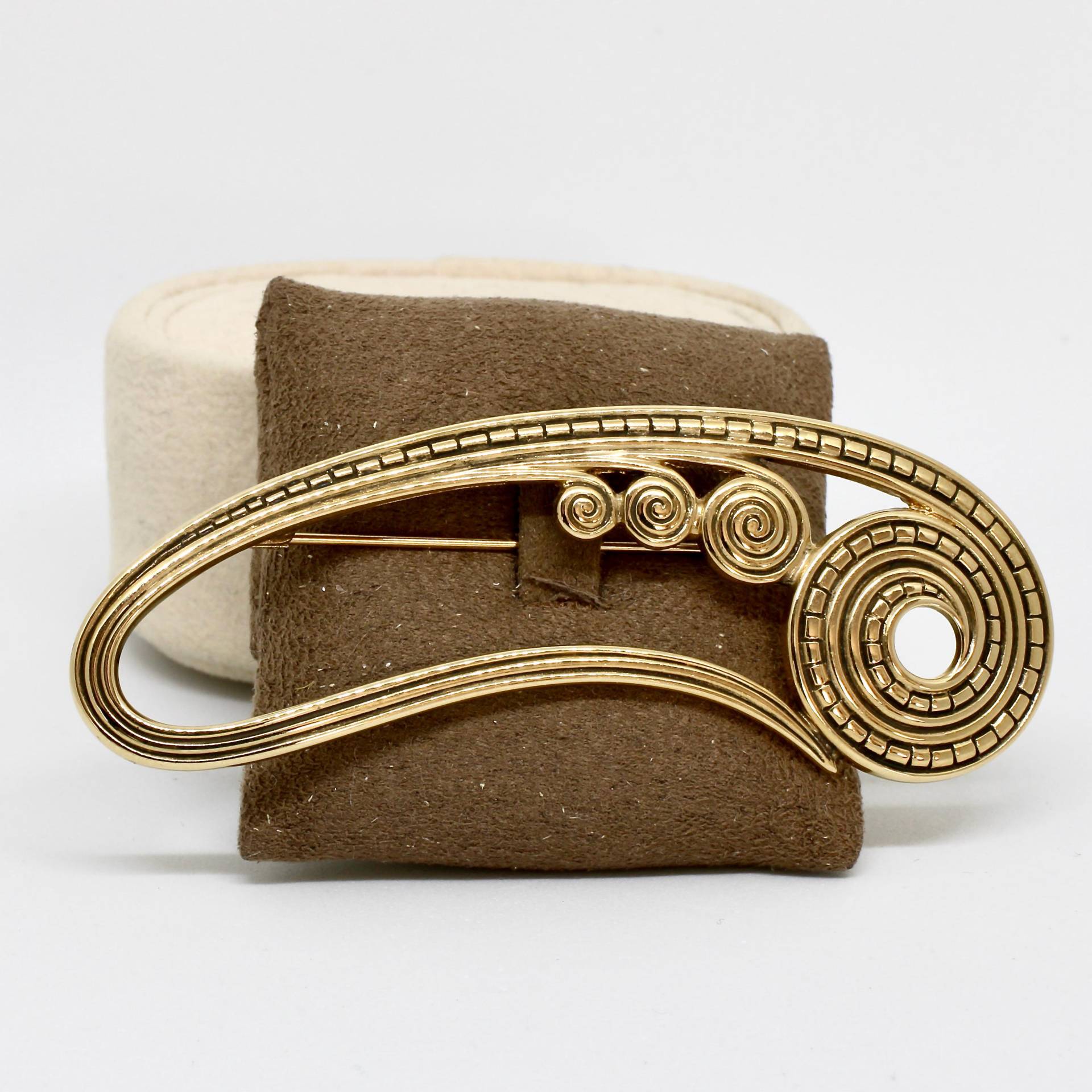 Pierre Lang Brosche in Form Einer Sicherheitsnadel Schneckenform Goldfarbe Wuchtig Für Strickjacke von schmuckvintage2020