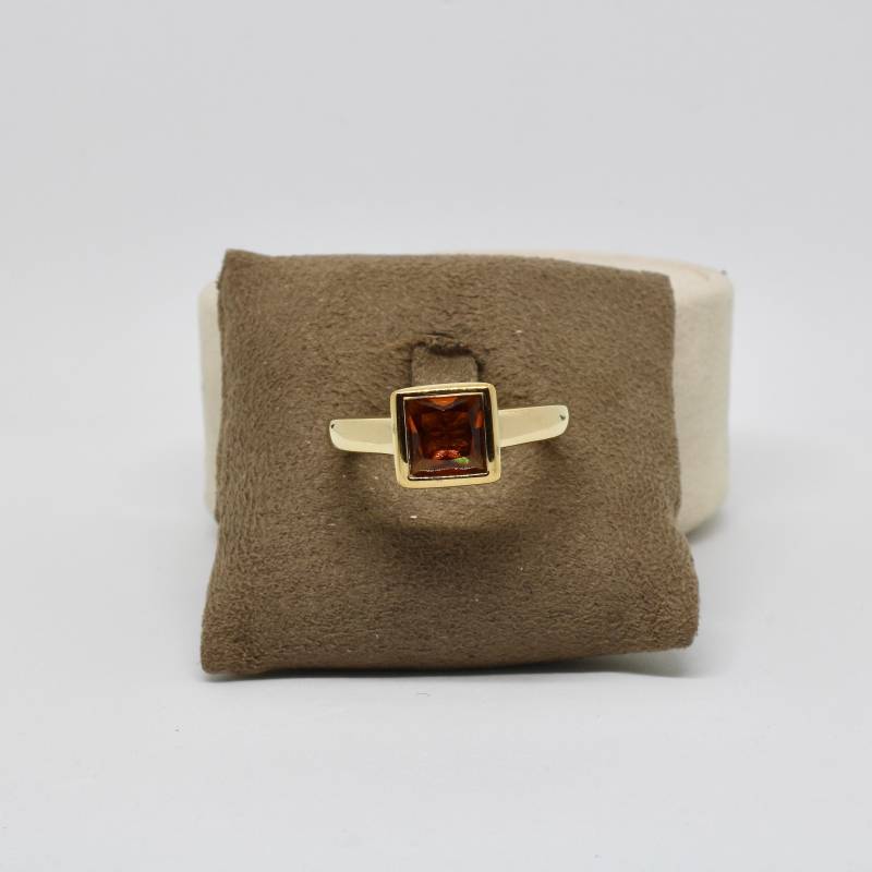 Pierre Lang Ring Goldfarbe Eckig Stein Hochstehend Designer Damenring Hochwertig Pierre Lang Ring Goldfarbe Eckig Stein Hochstehend Designer Damenring Hochwertig von schmuckvintage2020